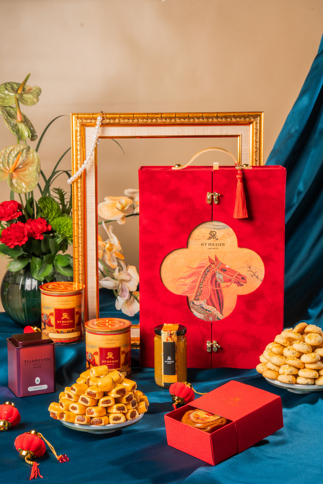 Harmony Treasure Hampers dari The St. Regis Jakarta