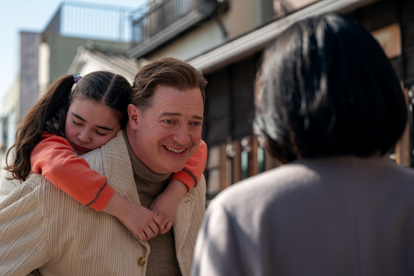 Shannon Gorman and Brendan Fraser in RENTAL FAMILY. Photo by James Lisle/Searchlight Pictures. © 2025 Searchlight Pictures. All Rights Reserved.