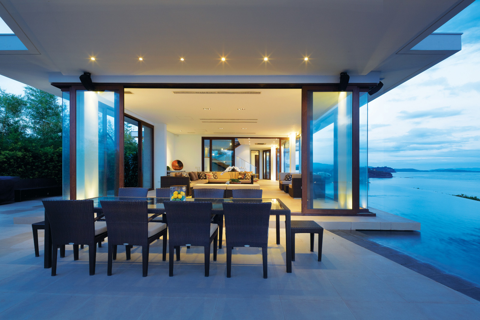 Architect Manny Miñana believes that architecture must always have a sense of comfort, one of lightness, of airiness, which is the call of the times