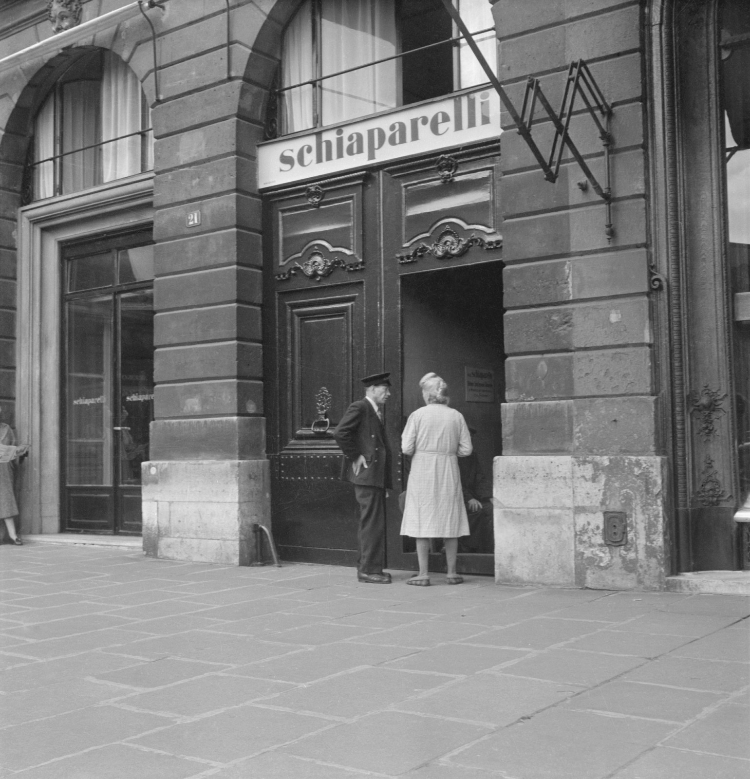 The entrance to the Schiaparelli Salon at 21 Place Vendome (Photo: Sylvia Salmi/Bettmann via Getty Images)