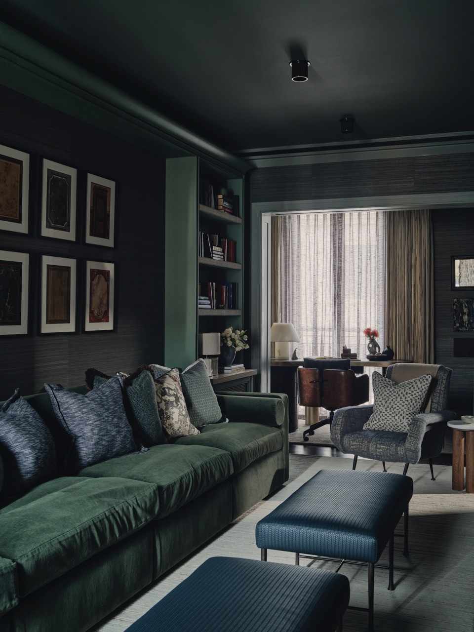 The snug demonstrates Bense’s approach to creating contrast with saturated colours and darker tones
