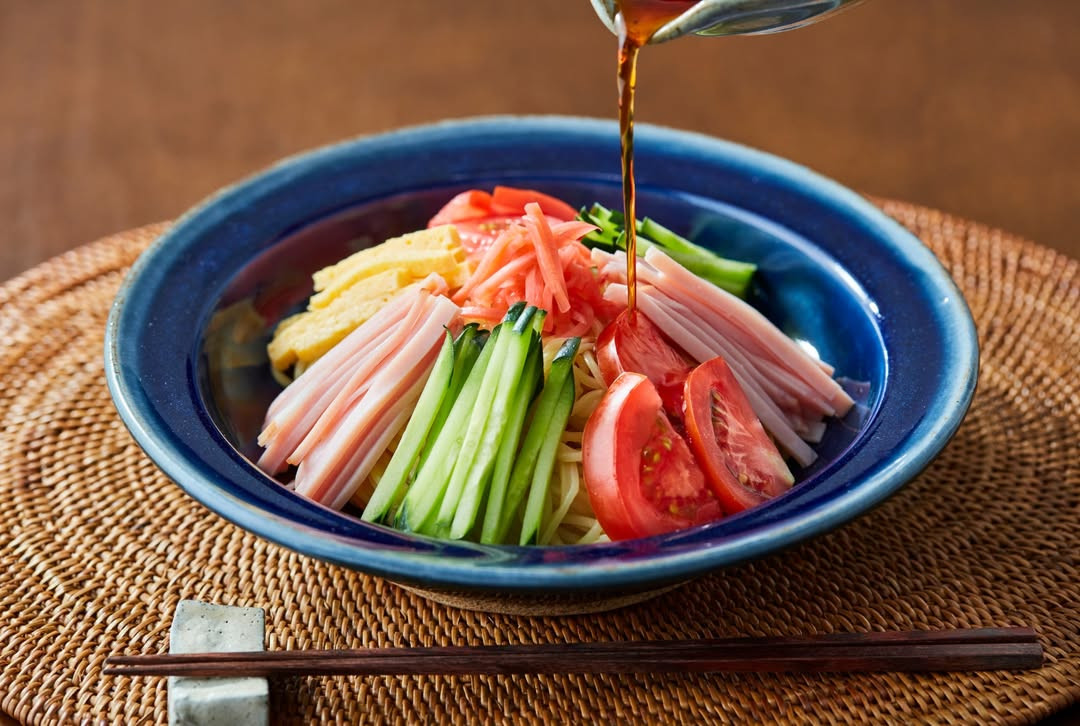Hiyashi chuka features cold ramen noodles dressed in soy or sesame sauce, layered with colourful toppings for a cool Japanese meal (Photo: Japan Creative Center/Instagram)
