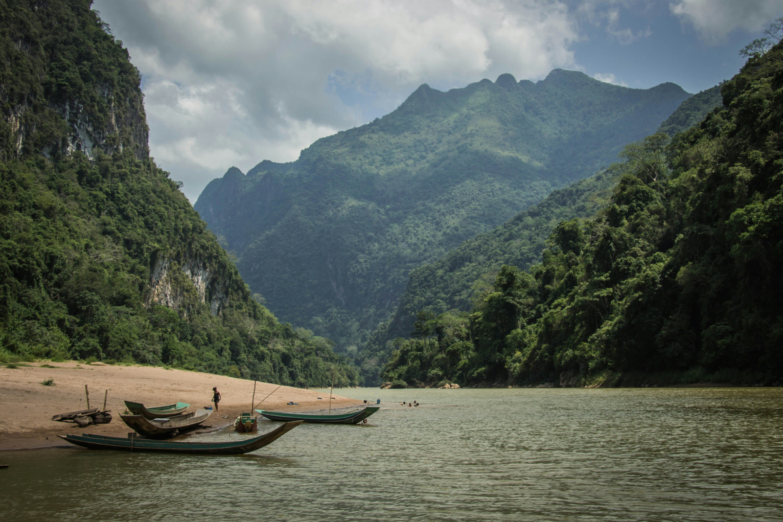 Enjoy lush green rice paddies and waterfalls in Southeast Asia during the green season (Photo: Ioana F/Unsplash)
