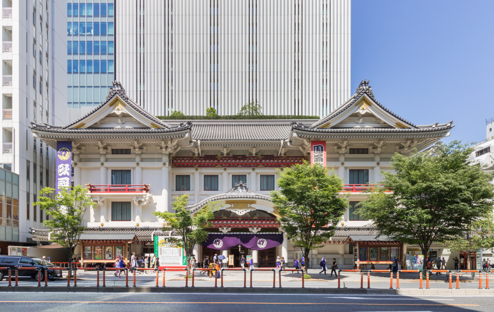 Kabuki-za (โตเกียว) “เอเวอเรสต์แห่งโลกคาบูกิ” (ภาพ: Kakidai / commons.wikimedia.org)