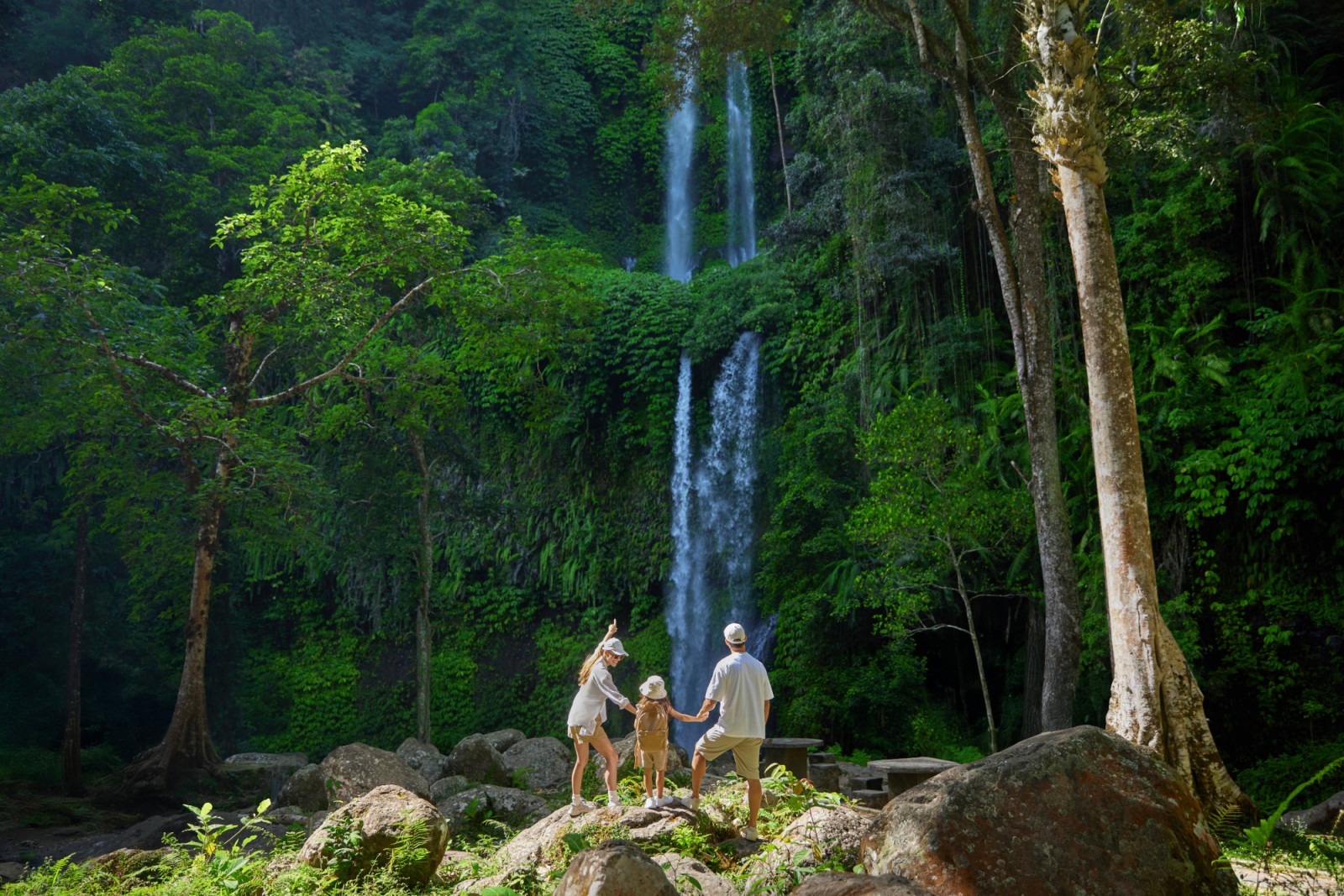 Ajak si kecil berpetualang ke Air Terjun Sendang Gile, Lombok