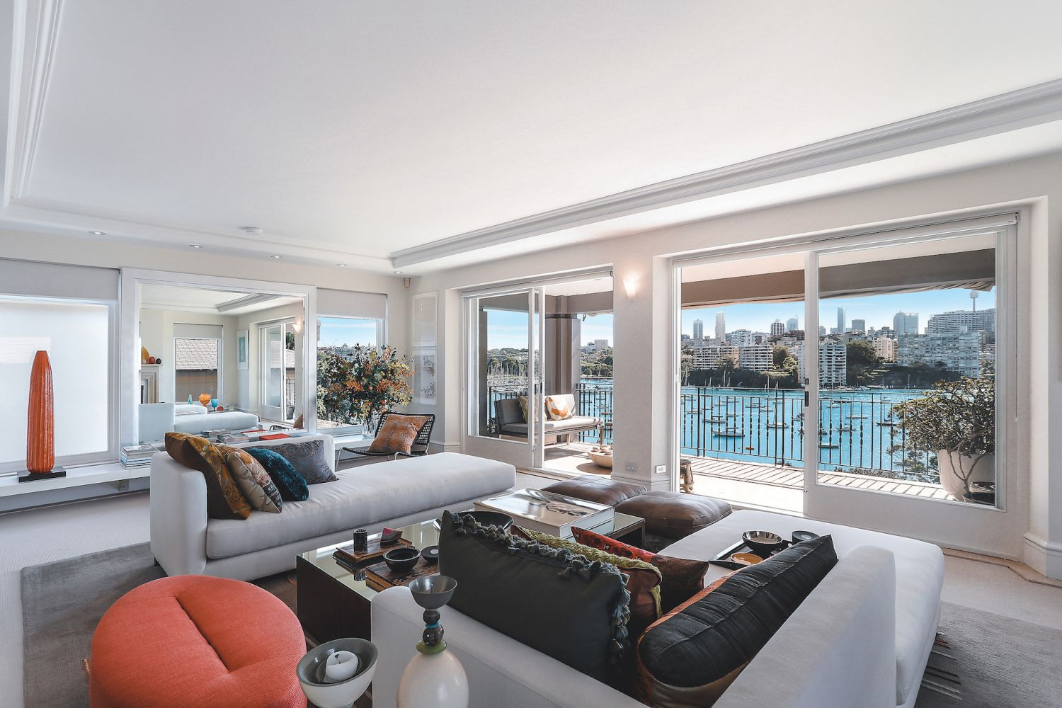 Panoramic vistas of Sydney Harbour take centrestage in Bonnae Gokson’s luxurious abode