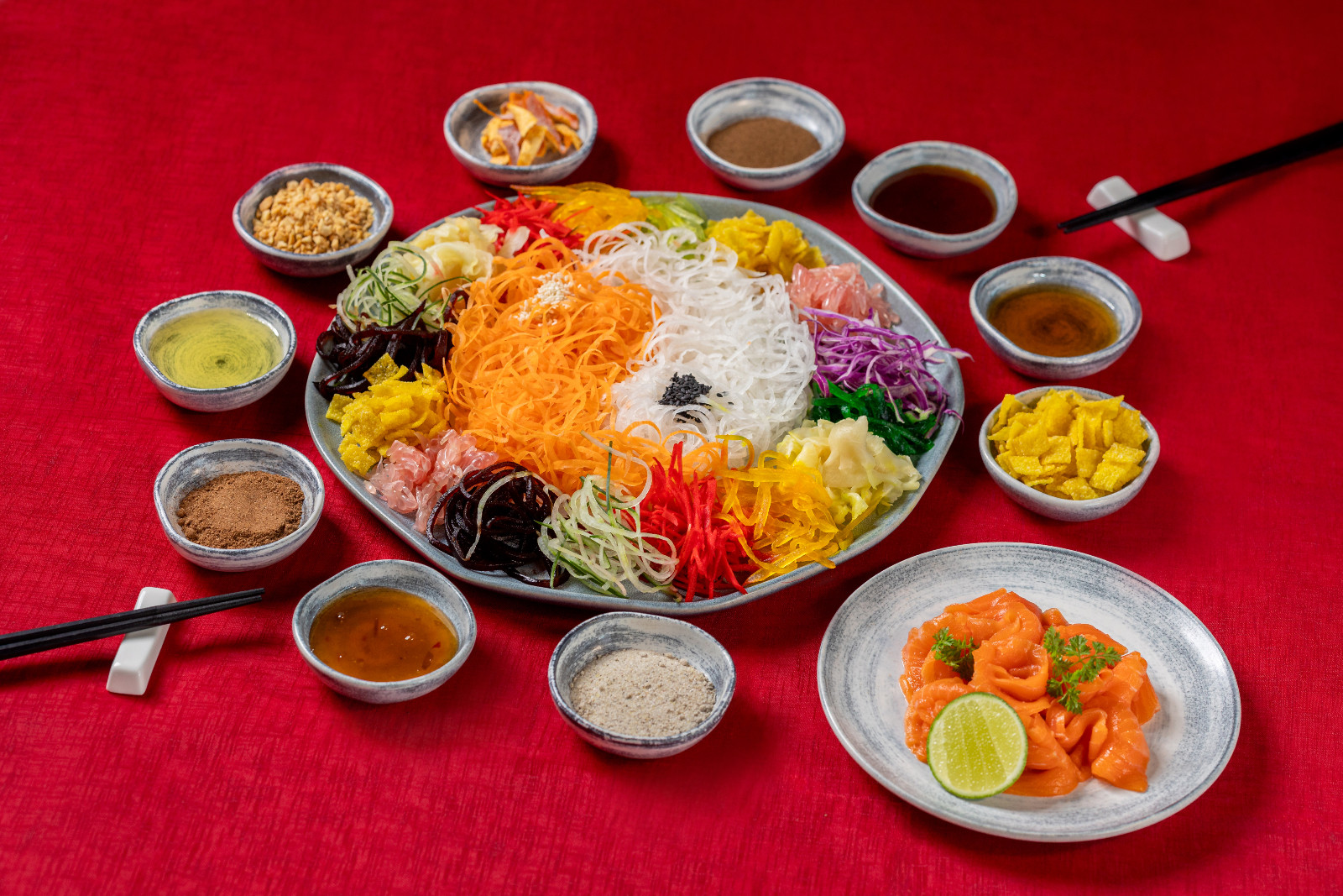 Sambut Tahun Kuda Api di Segaran Dining Terrace dengan Yee Sang, salad Imlek berwarna-warni yang melambangkan kemakmuran dan keberuntungan