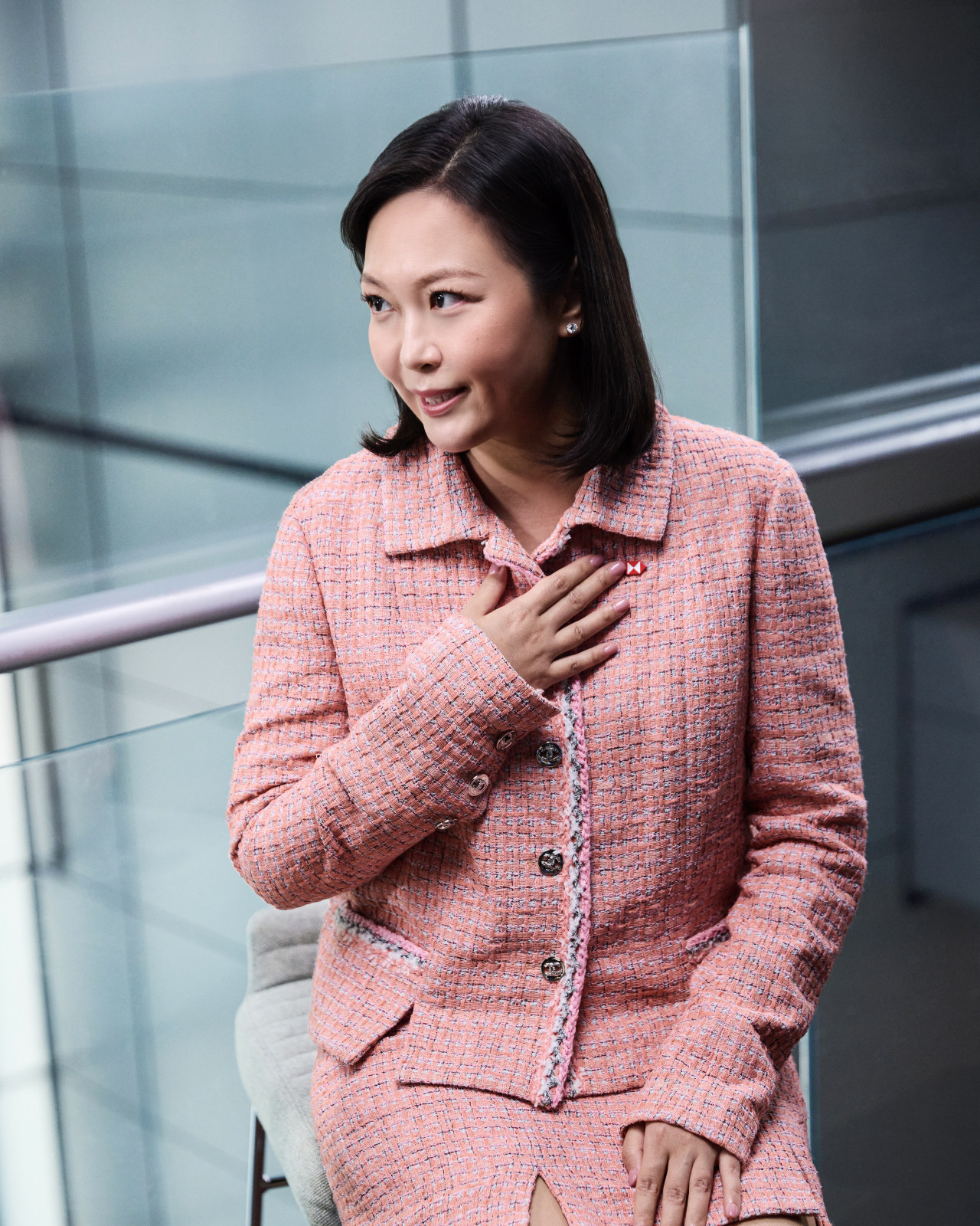 Zhang tells Zhu how her team at HSBC Innovation Banking helps start-up founders turn tech breakthroughs into real-world impact (Photo: Tatler Hong Kong)