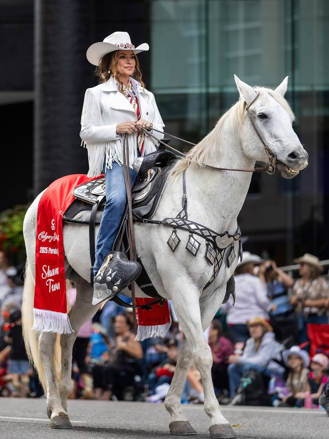Shania Twain merges country flair with equestrian tradition, making riding-inspired fashion unmistakably her own (Photo: Shania Twain/Instagram)