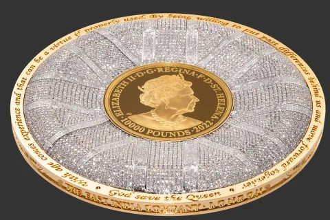 2023 The Crown (ภาพ: The East India Company / fortune.com)