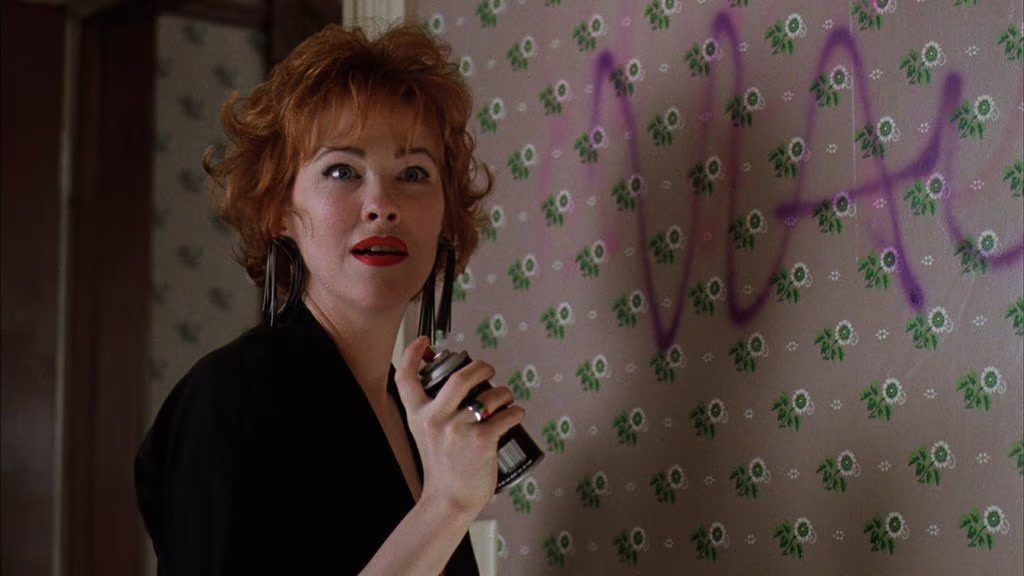 Catherine O’Hara as Delia Deetz in ‘Beetlejuice’ (Photo: Warner Bros)