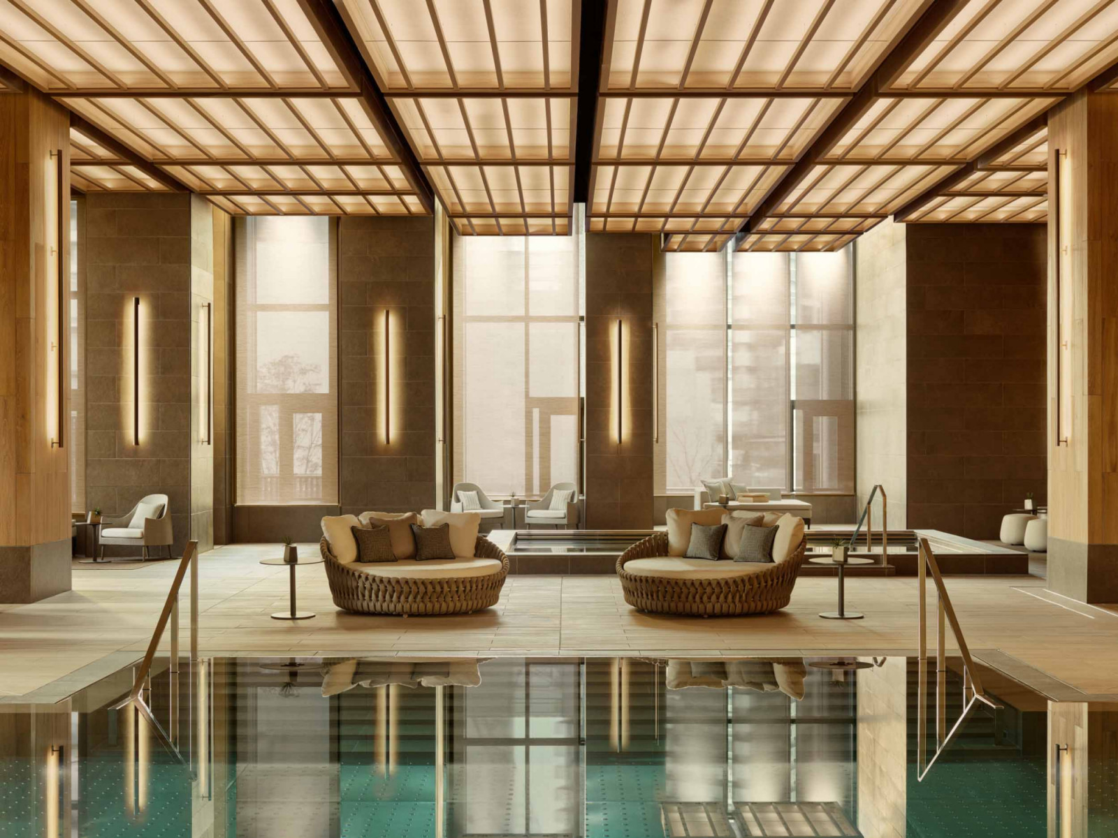 At Janu Tokyo, the pool area’s artwork follows a unified theme of ‘Nature and Landscape’, expressing invisible time and atmosphere while illustrating the energy each zone seeks to cultivate