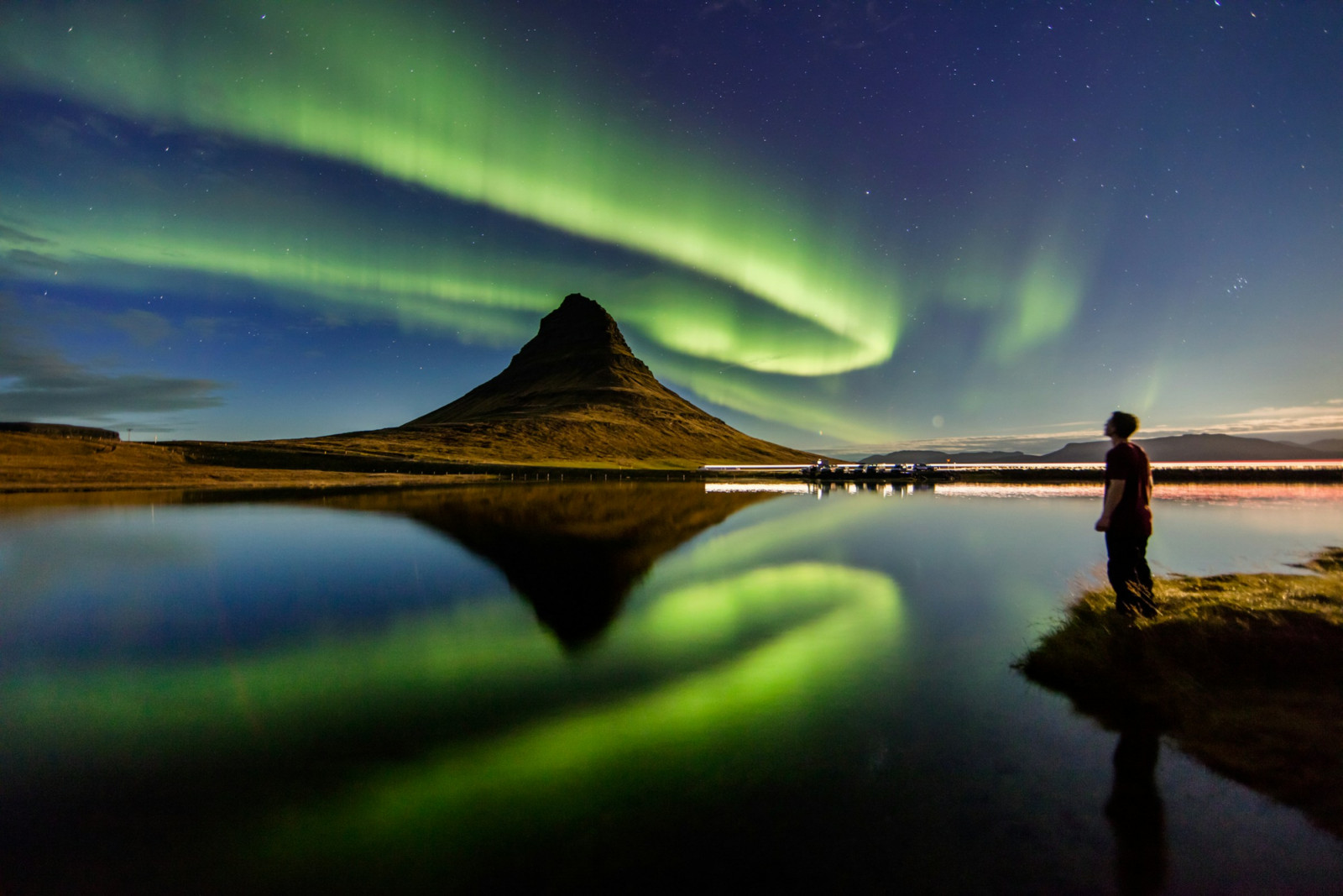 Step beyond the postcards and discover the lesser-known rhythms of Icelandic life. These facts about Iceland reveal how history, culture and landscape shape daily routines in ways most visitors never notice (Photo: Joshua Earle/Unsplash)