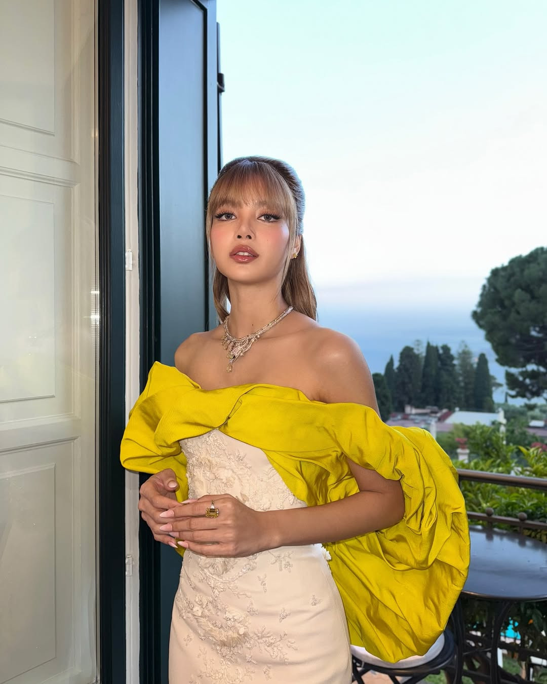 Lisa continues to represent Bulgari’s jewellery collections at global events and campaign shoots