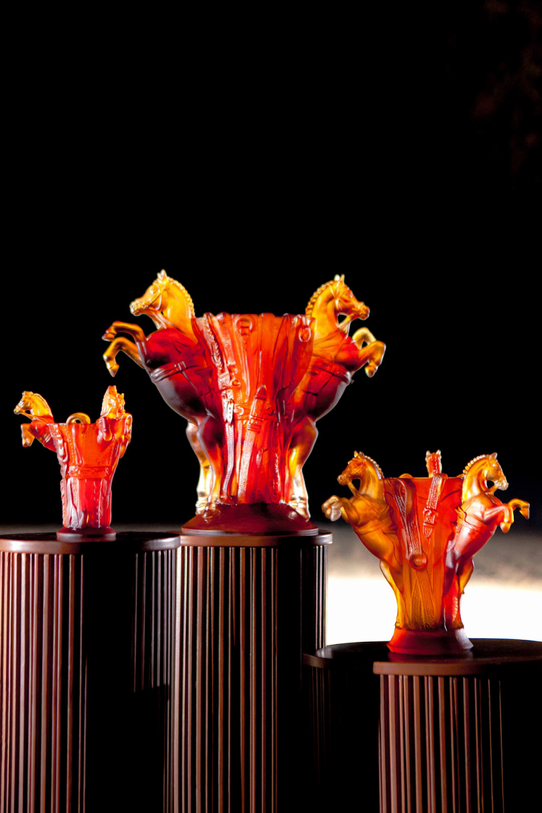 Daum Rêve Equestre vases are available in three sizes
