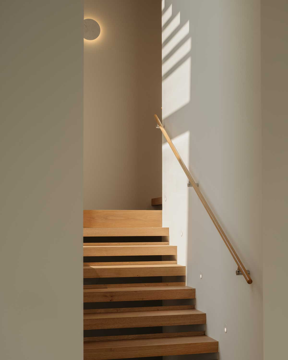 Abundant light flows into the home to create a light, breezy atmosphere