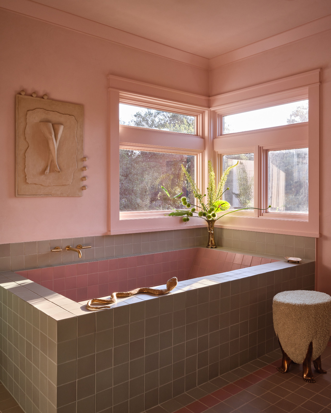 The ensuite bathroom in a Pasadena, California home designed by House of Honey