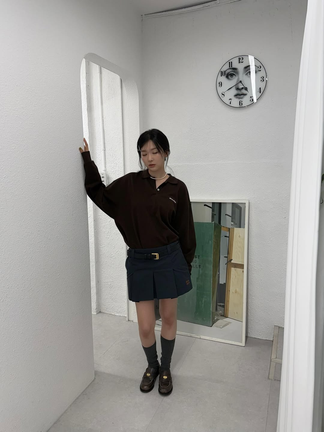 Seulgi shows how skirts can add movement and contrast to relaxed, oversized outfits