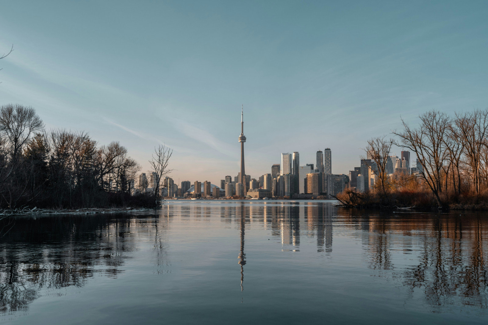 Stretching from the Atlantic to the Pacific, Canada reflects a layered national identity shaped by Indigenous heritage, migration, and multicultural exchange—an essential part of the Americas’ north-to-south story (Photo: Jan Weber/Unsplash)