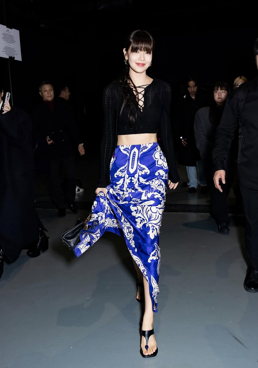 Choi Soo-young in a blue and white Etro crop top and maxi skirt (Photo: @sooyoungchoi / Instagram)