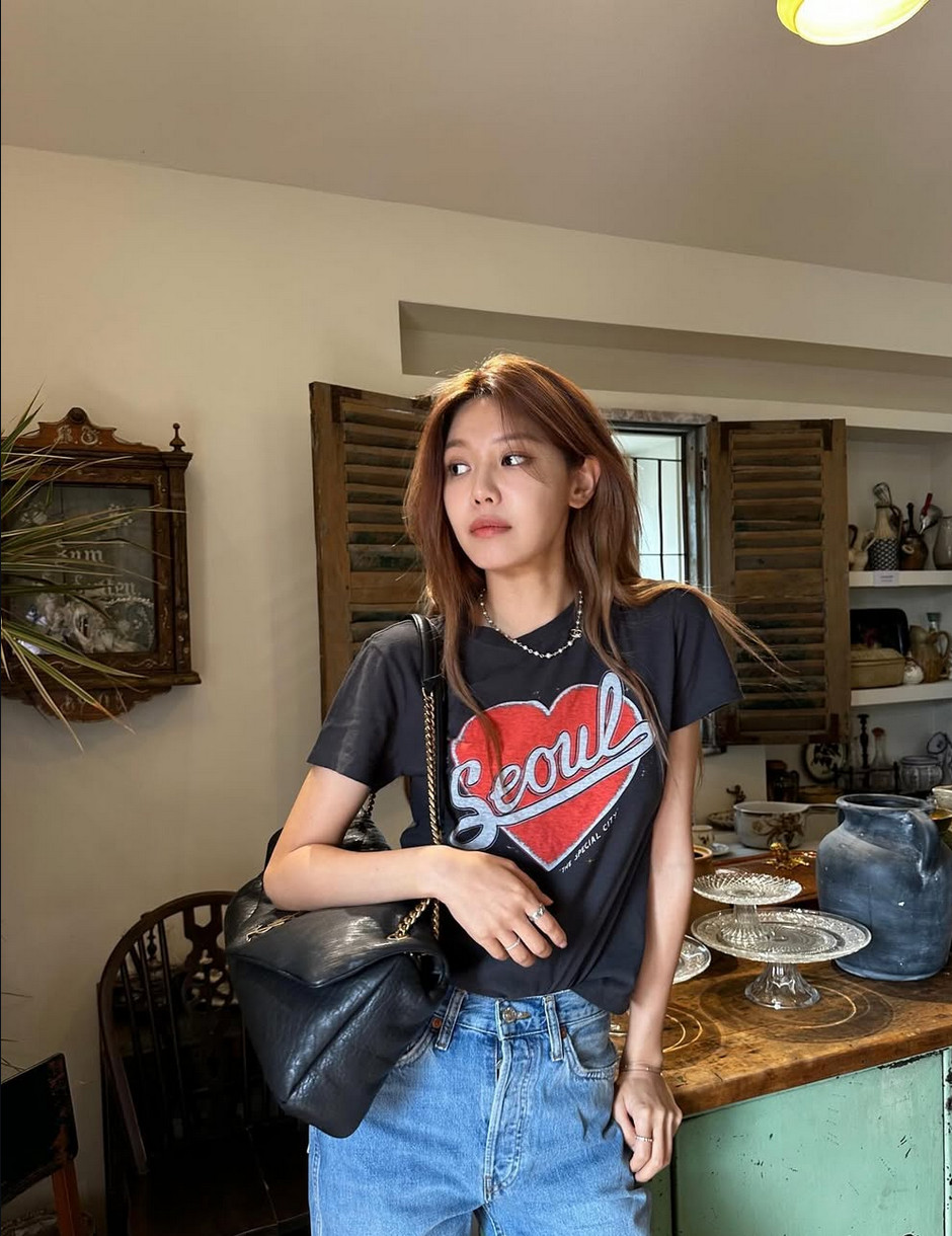 Choi Soo-young celebrates her hometown in a graphic Seoul tee (Photo: @sooyoungchoi / Instagram)
