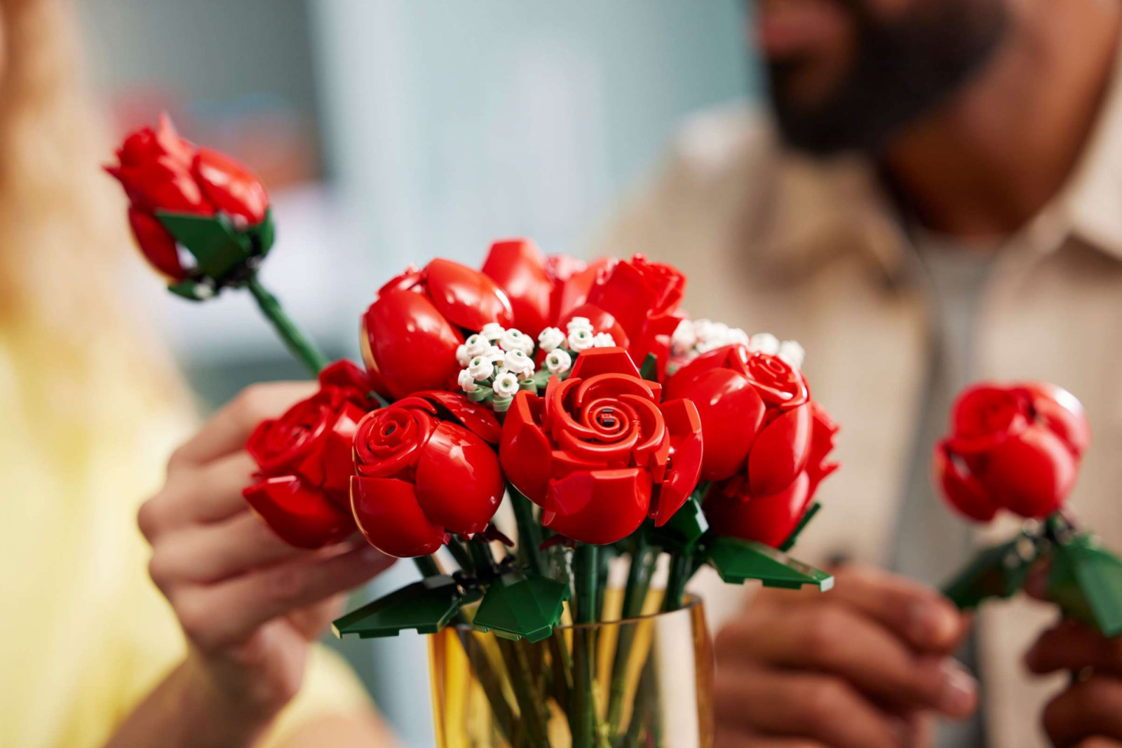 The Lego Bouquet of Roses showcases the blooms invarious stages: tightly closed buds, partially open blooms, and fully open flowers with a spiral petal construction at the centre