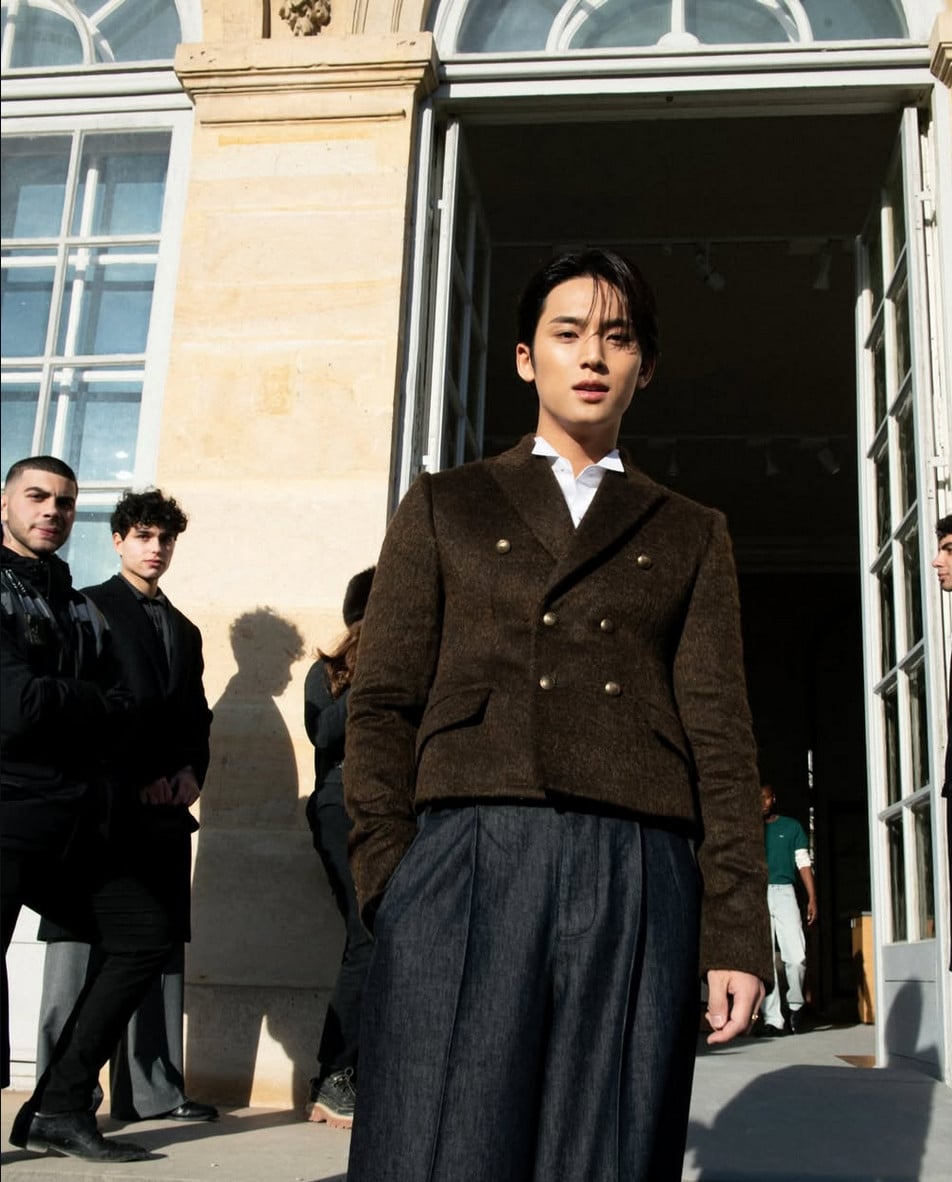 Mingyu commands the front row as a global Dior ambassador at Paris Fashion Week
