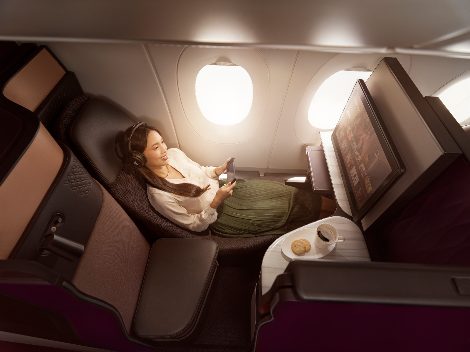 Qatar Airways x Jordy Navarra - Qsuite IFE Female