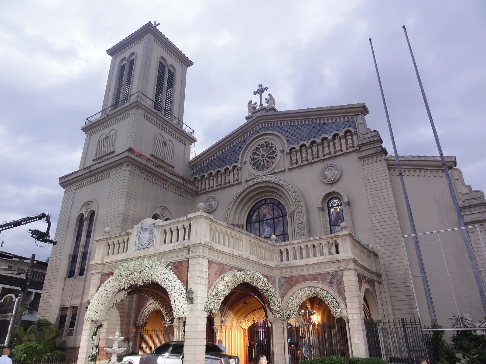 The Immaculate Conception Cathedral of Cubao, commonly known as Cubao Cathedral (Photo: Wikimedia Commons)