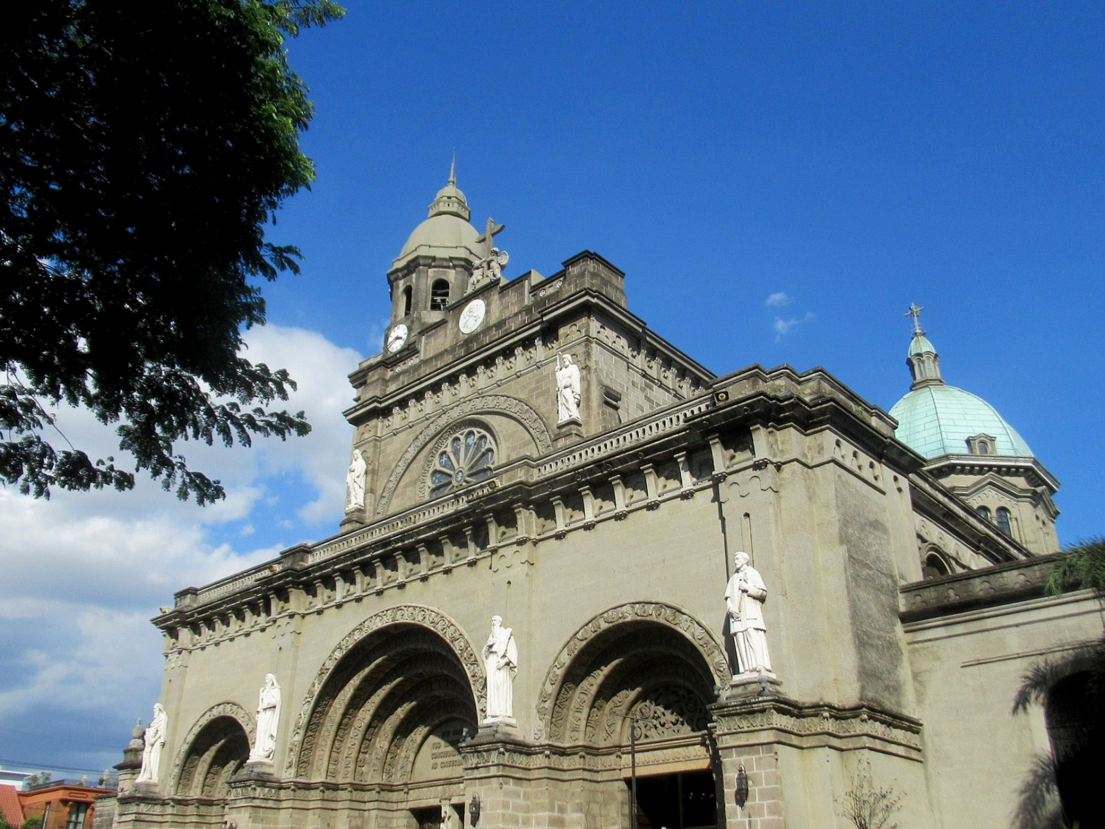 The Manila Cathedral in Intramuros, Philippines (Photo: Wikimedia Commons)