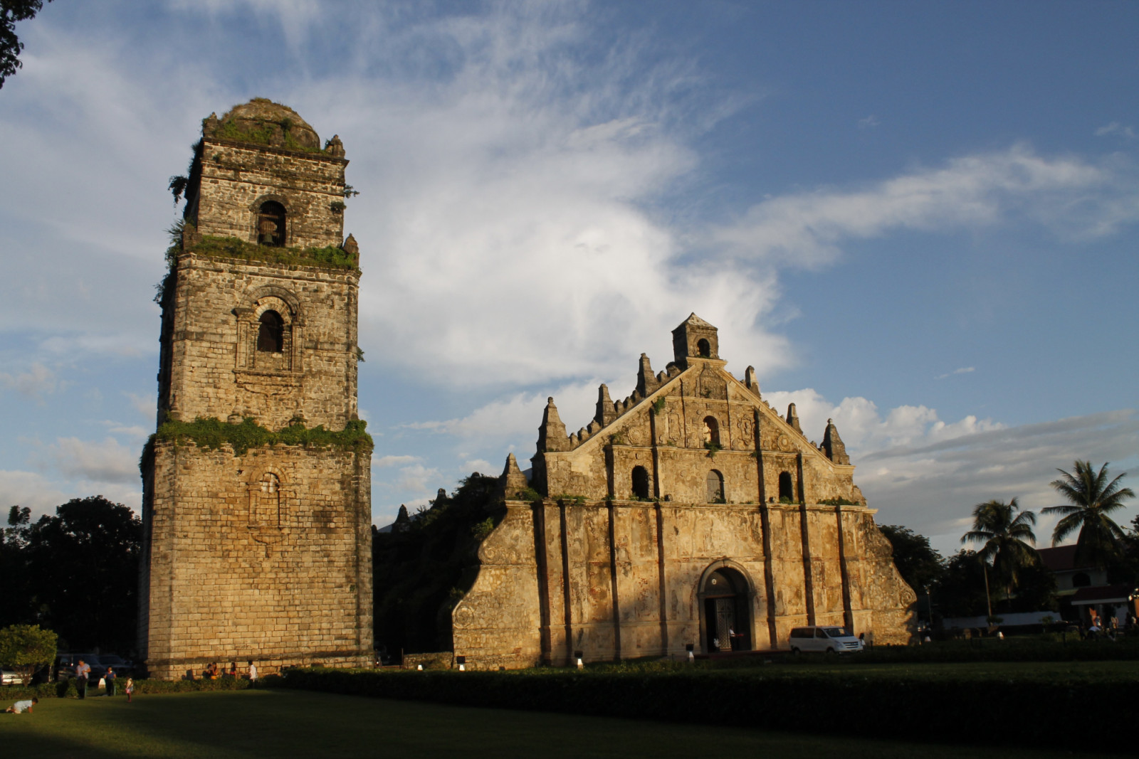 Paoay Church in Ilocos (Photo: Wikimedia Commons)