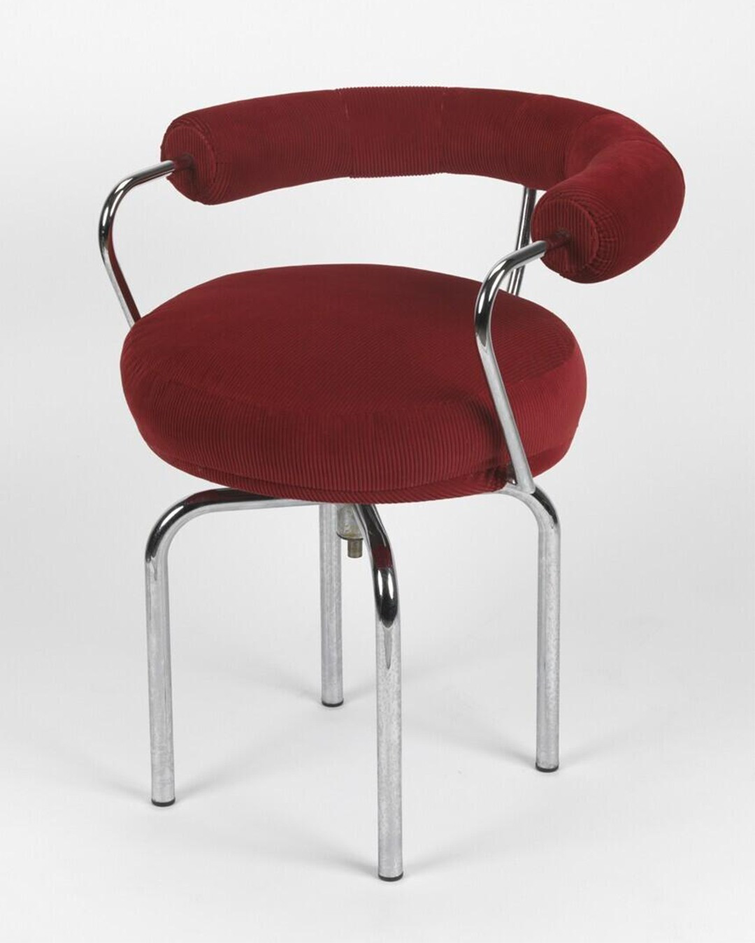 The Fauteuil Pivotant (Photo: Instagram / @designmuseum)