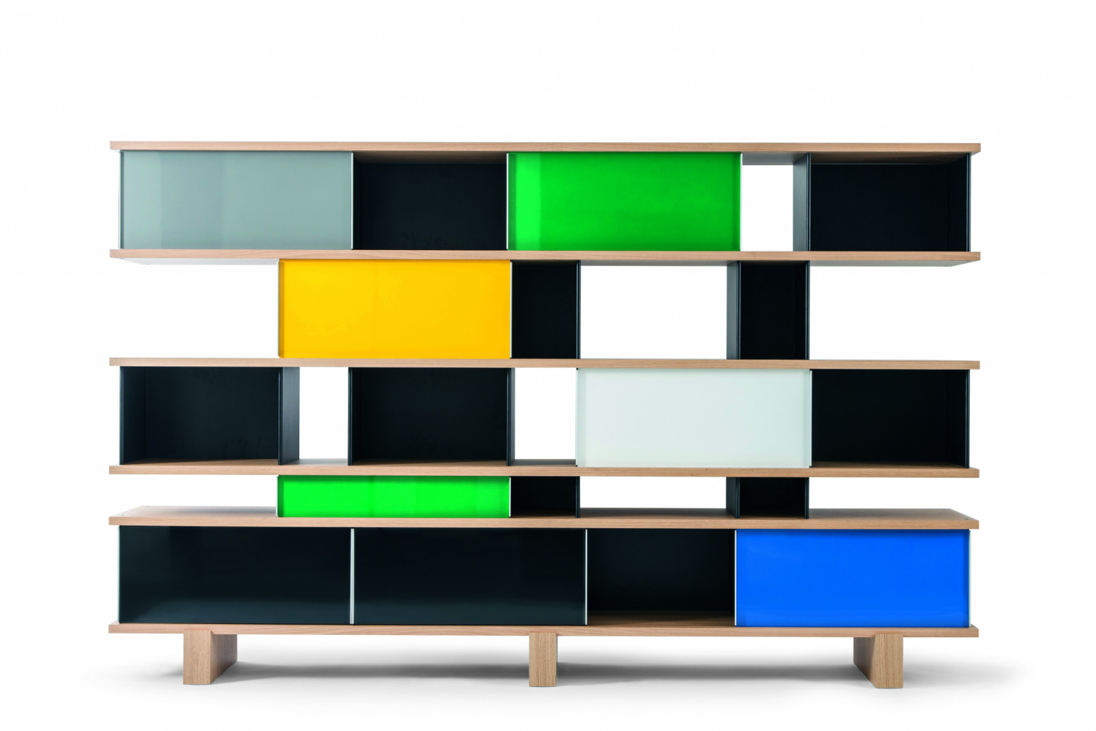 Perriand’s contributions also extended to modular storage, such as the Nuage bookcase (Photo: WikiCommons)