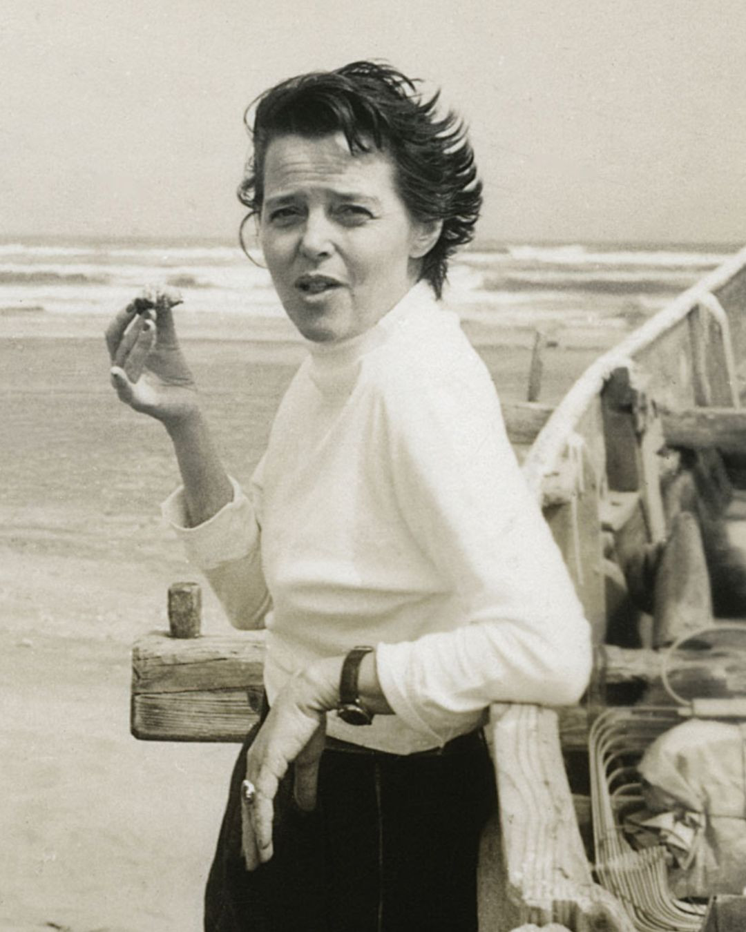 Charlotte Perriand was one of the most influential female figures in modern furniture design (Photo: Instagram / @elgrecogallery)