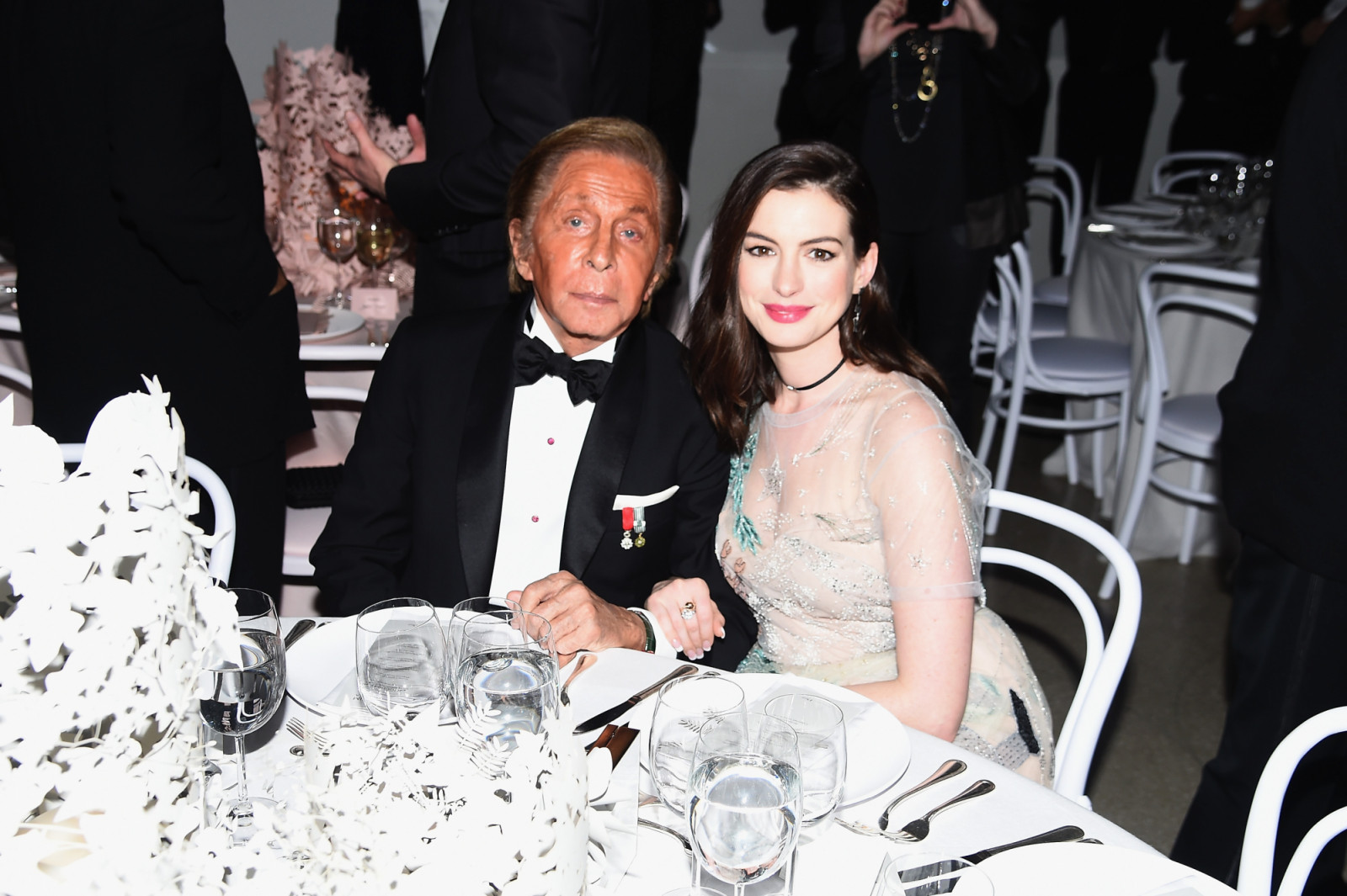 Italian fashion designer Valentino Garavani and Hollywood star Anne Hathaway attend the 2016 Guggenheim International Gala Made Possible By Dior event in 2016. (Photo: Nicholas Hunt/Getty Images for Christian Dior Couture )