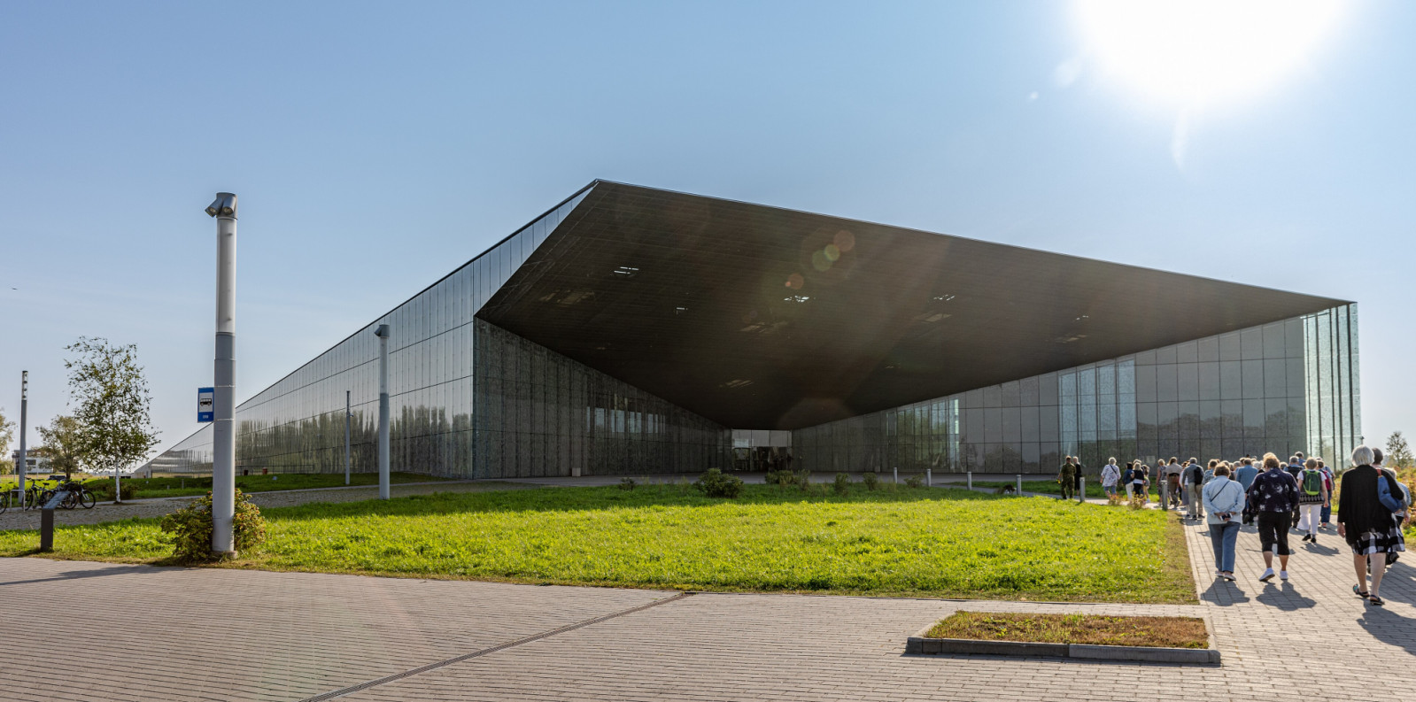 The sloping roofline of the Estonian National Museum reinforces a sense of movement and transformation (Photo: WikiCommons)
