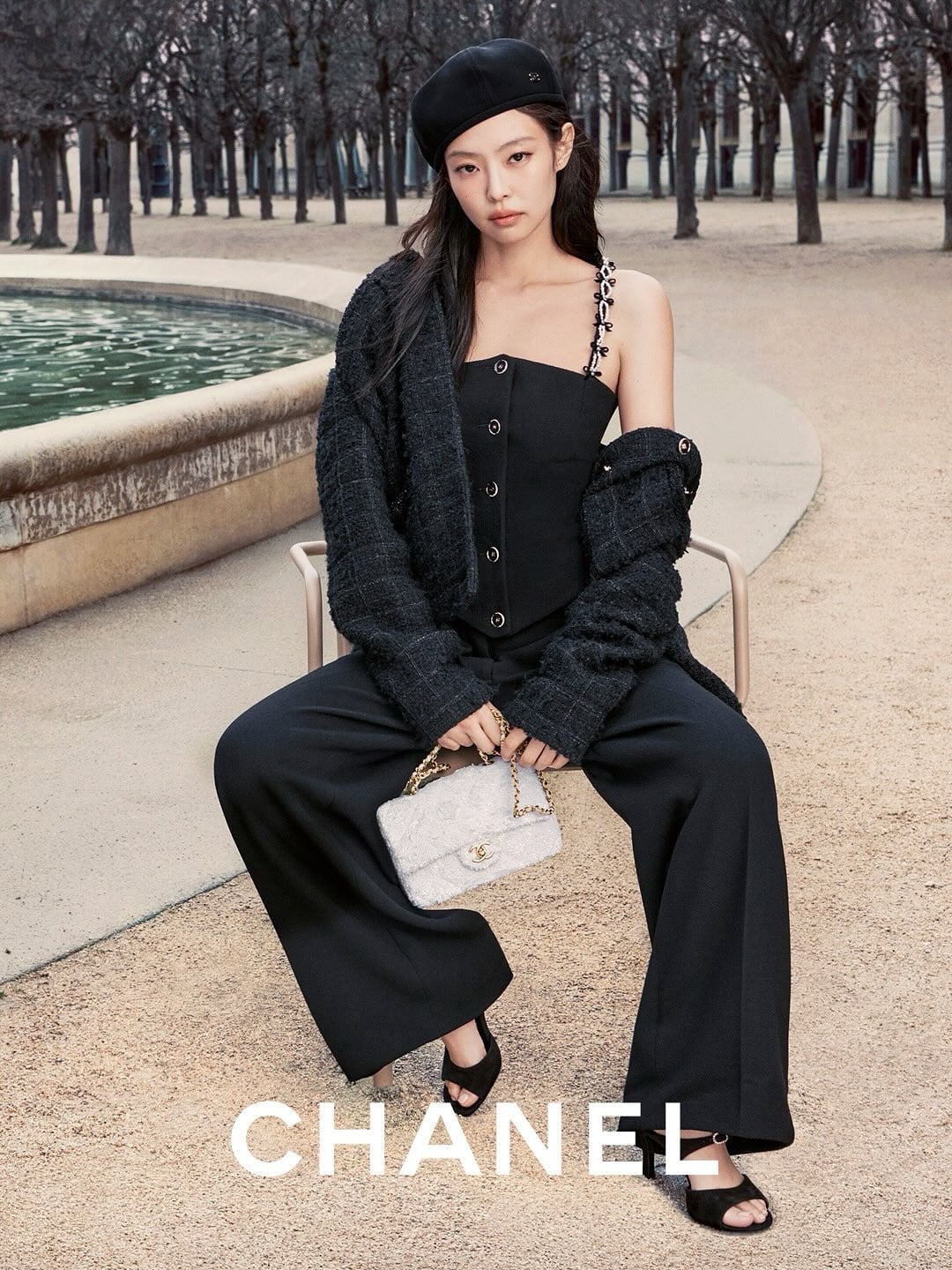 Chanel Fall-Winter 2025/26 pre-collection campaign (Photo: Jennierubyjane/Instagram)