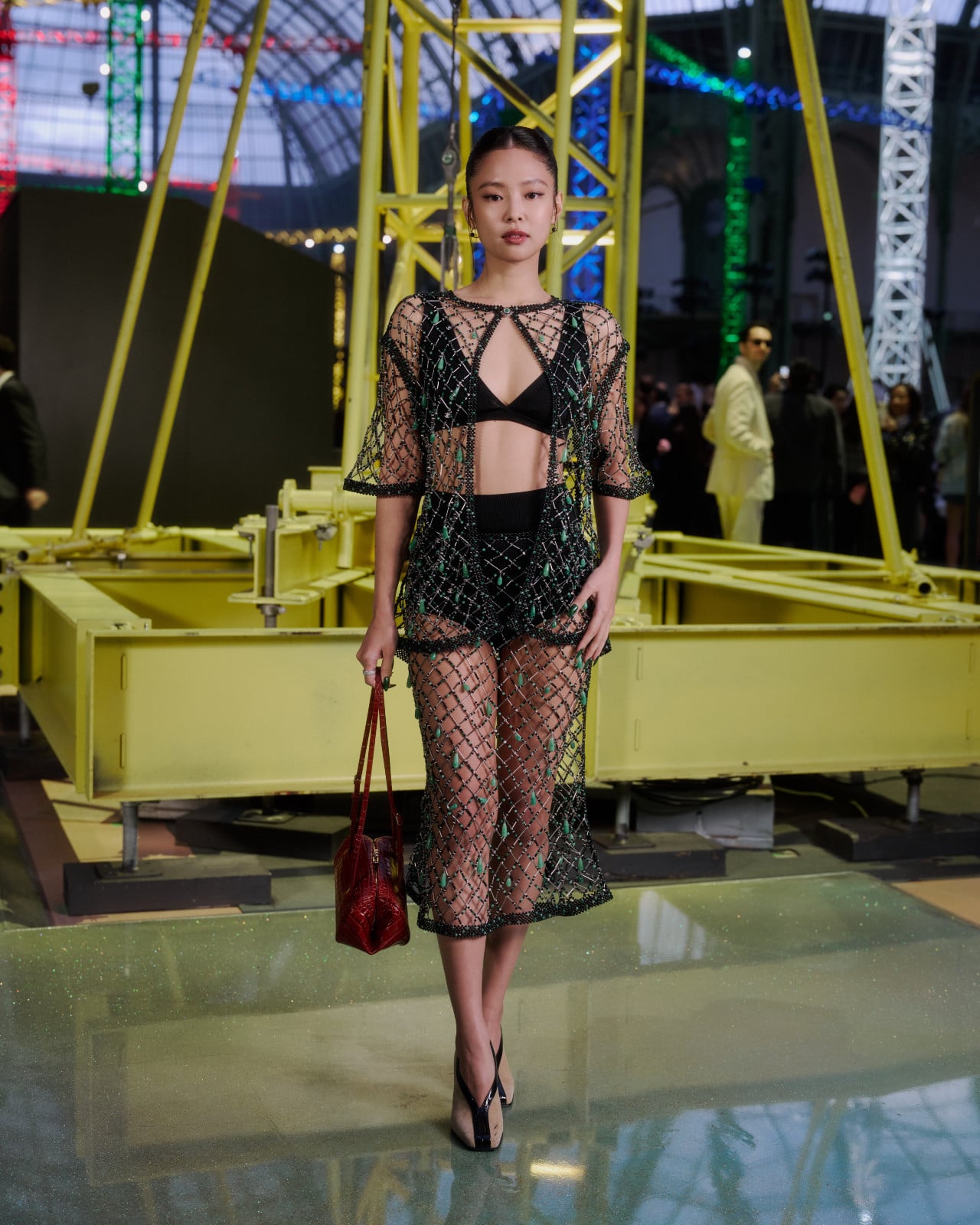 Jennie attends the Chanel Womenswear Fall/Winter 2026-2027 show as part of Paris Fashion Week (Photo: Pierre Mouton/Getty Images for Chanel)