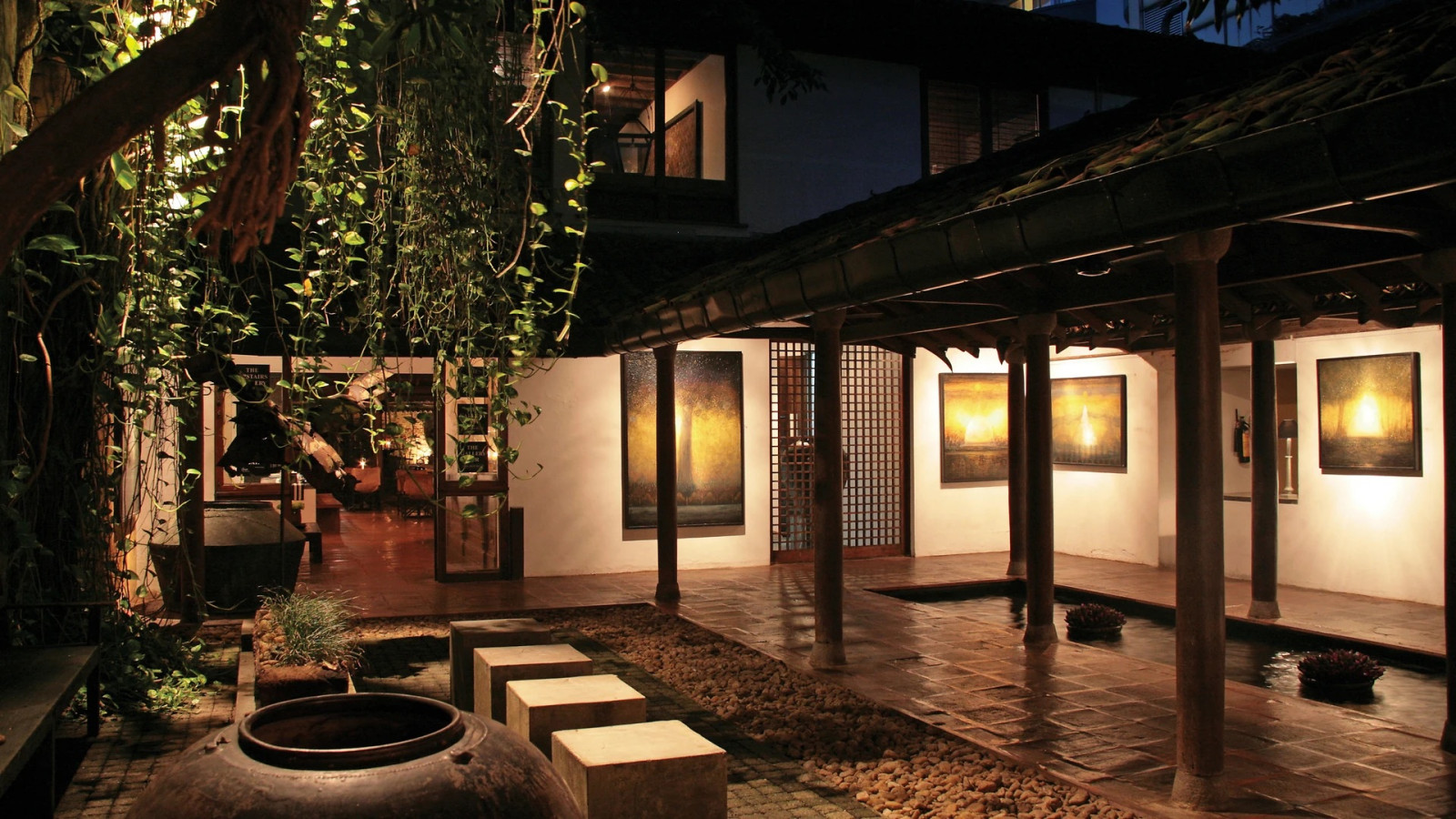 A courtyard gallery at Paradise Road The Gallery Café, showing the rotating exhibitions of Sri Lankan art held within Bawa's original office compound