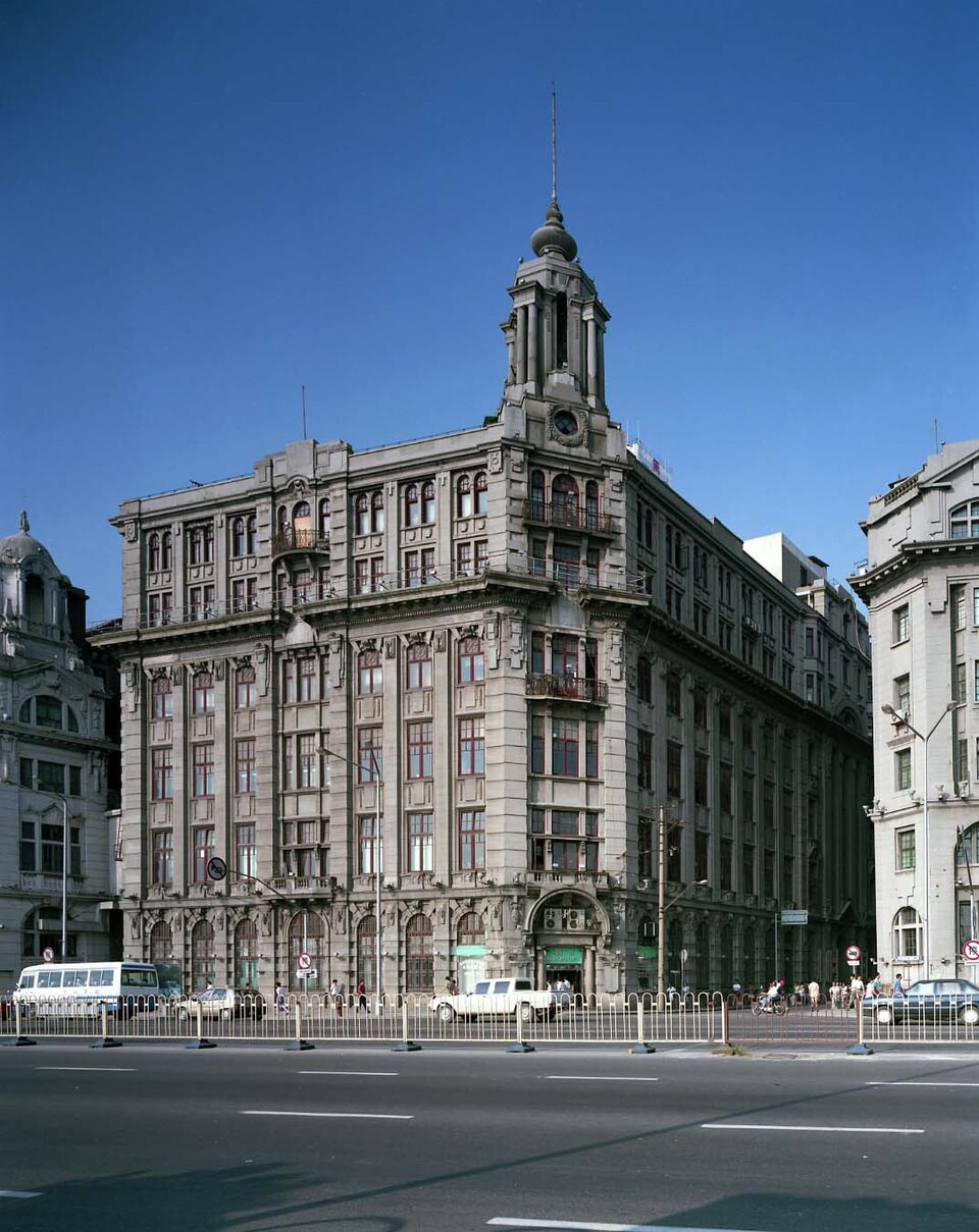 Th Union Building on the Bund, completed in 1916 to designs by Palmer & Turner, prior to its 2004 conversion into Three on the Bund by Michael Graves