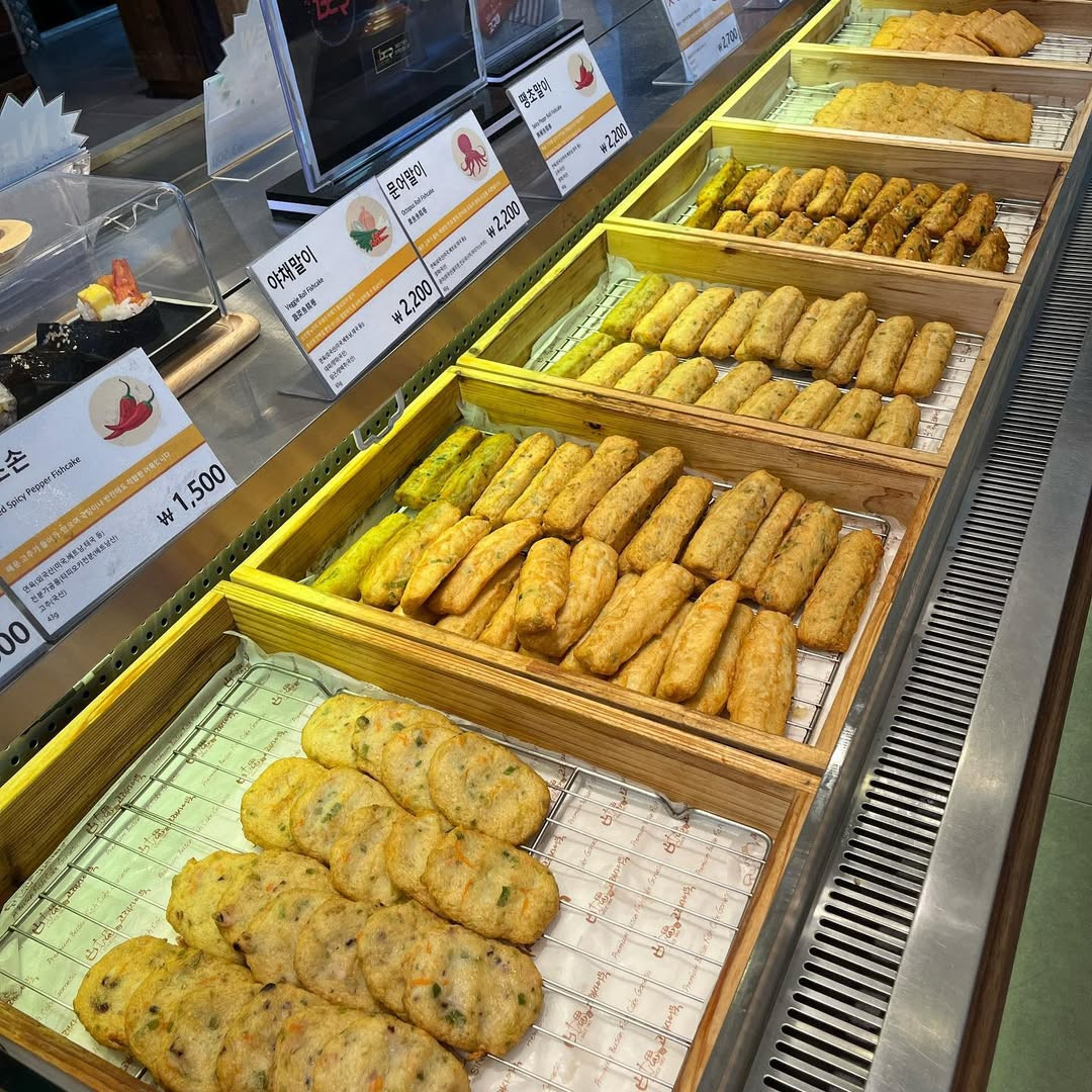 Skewered or shaped patties of ground fish, cooked and served in warm broth, a staple of Busan street food culture (Photo: hongsta_gram/Instagram)