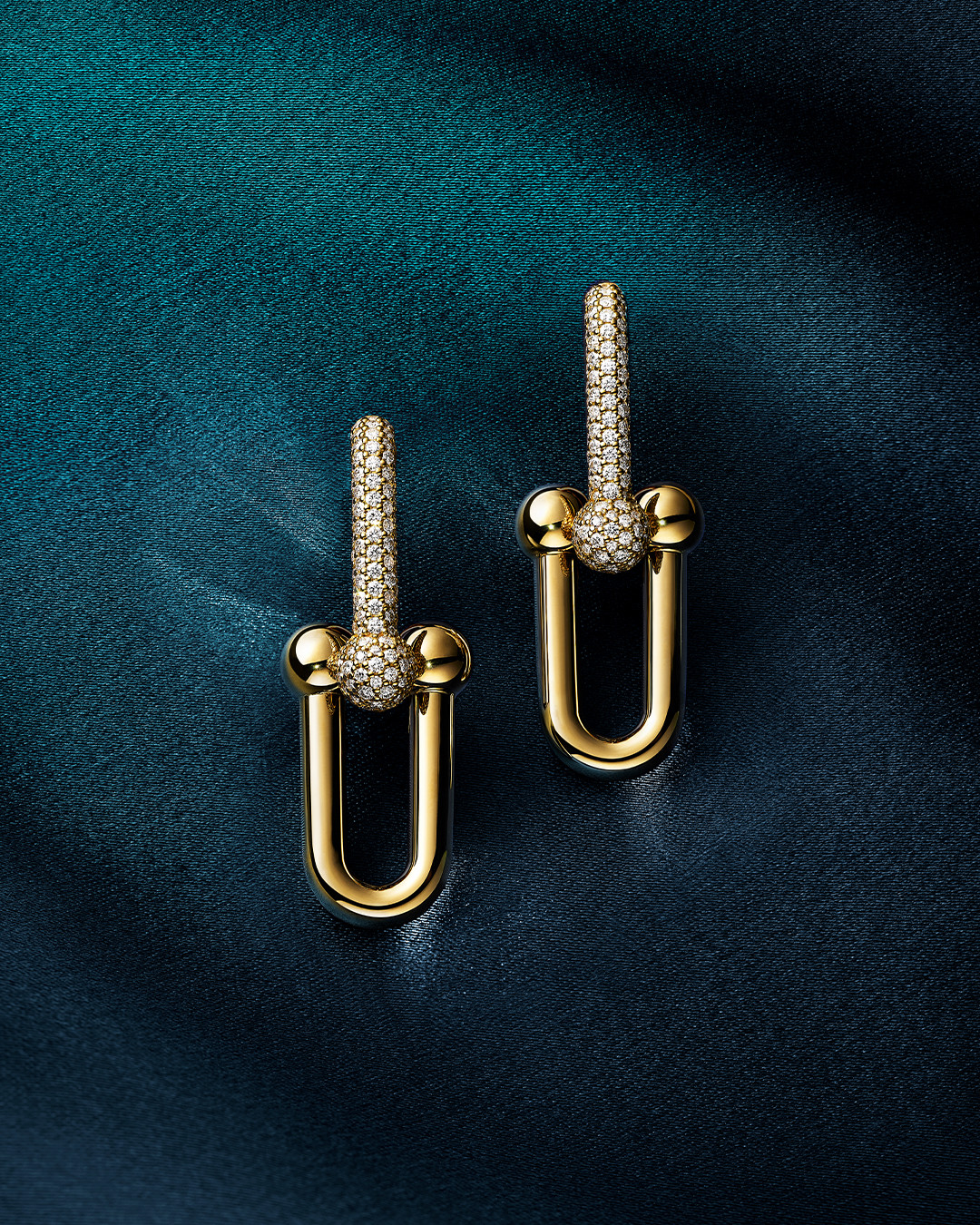 Tiffany HardWear large link earrings in yellow gold with pavé diamonds (Photo: courtesy of Tiffany & Co.)