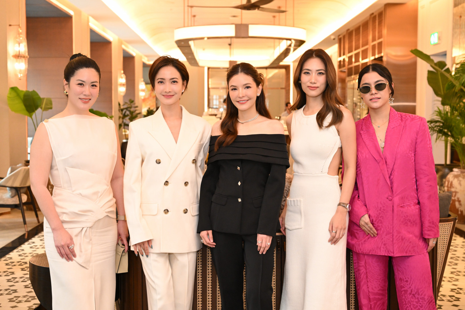 ธนัญญา สุธีรชัย, ณฐพร พรประภา, แพทย์หญิงอรอุมา พันธ์อภิวัฒน์, ชนม์ทิดา อัศวเหม และพิมดาว พานิชสมัย (ภาพ: Tatler Thailand)