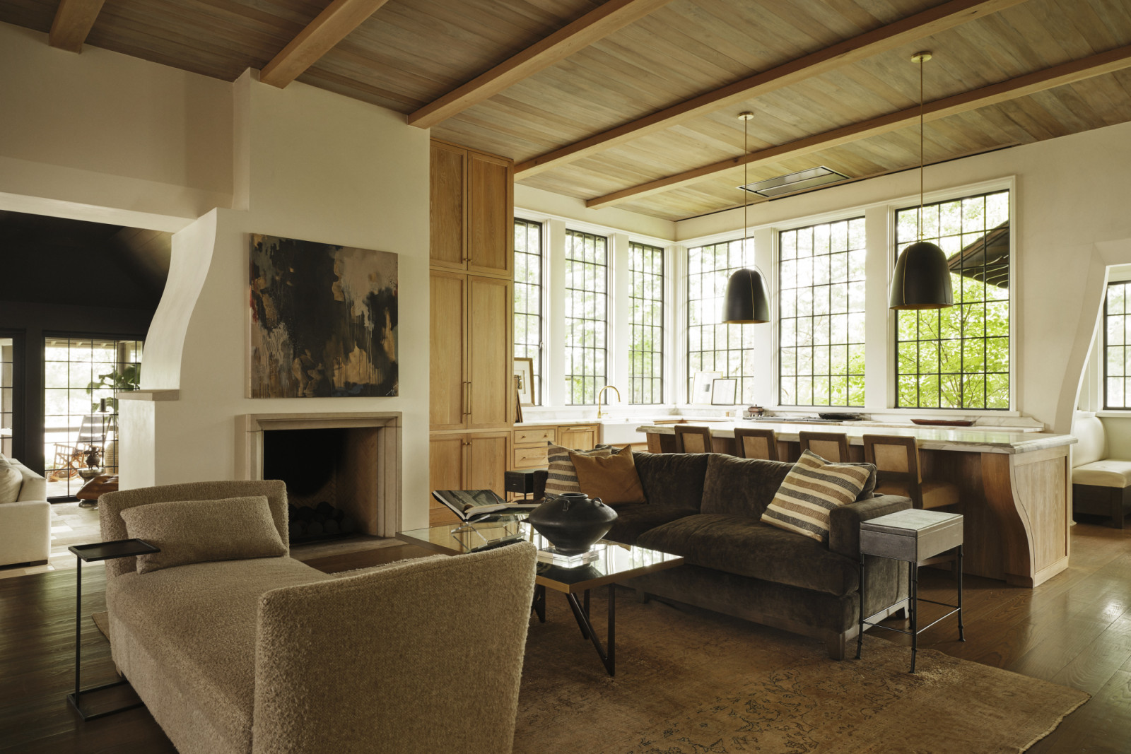 A subtle homage to traditional forms reinterpreted within a contemporary lakeside context