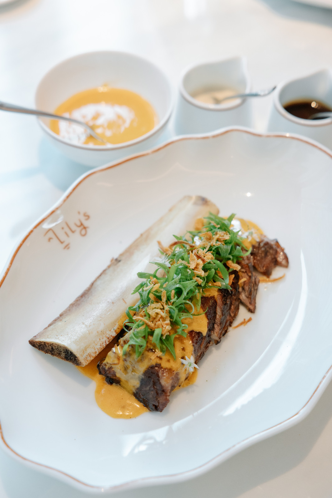 Massaman Braised Angus Short Rib (ภาพ: Tatler Thailand)