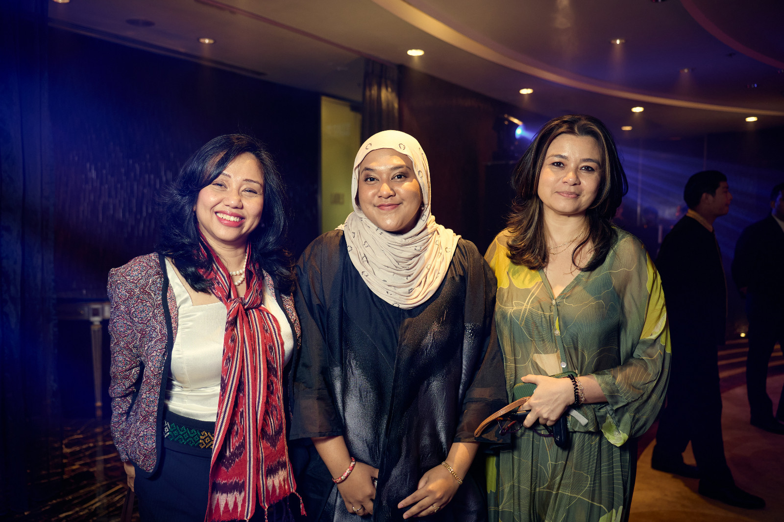 Melissa Akhir, Nur Dinie Fadil and Suri Kempe