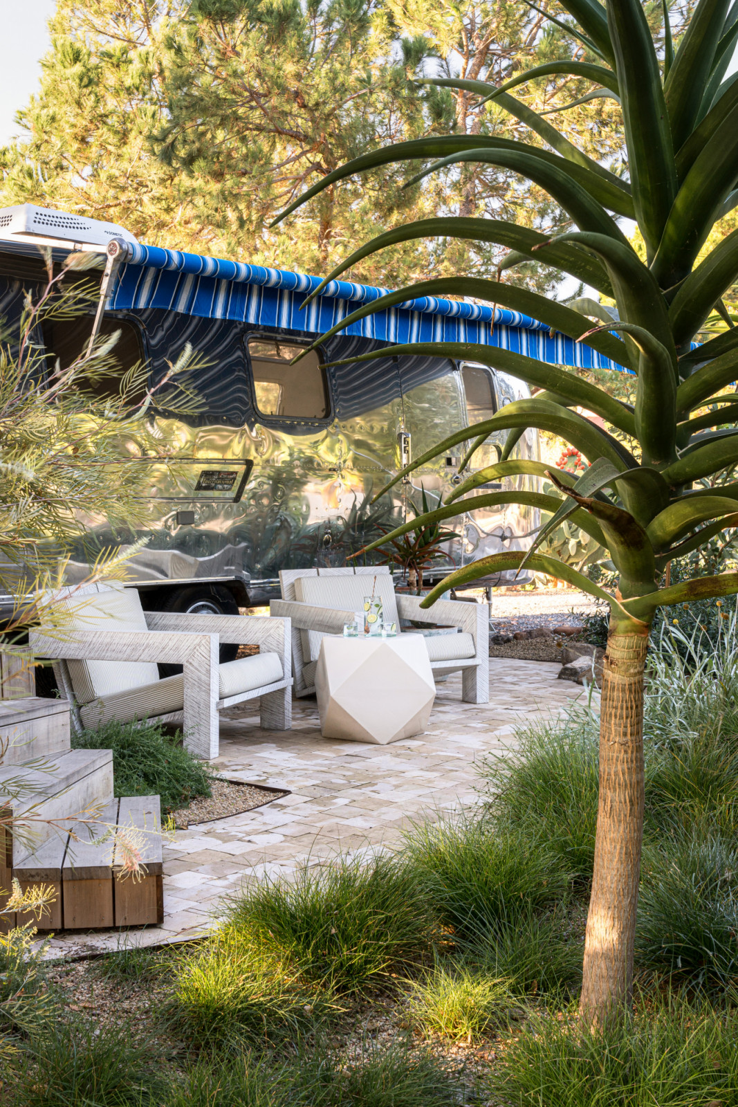 The outdoor patio of the Hommeboys Interiors' home in Sonoma, California