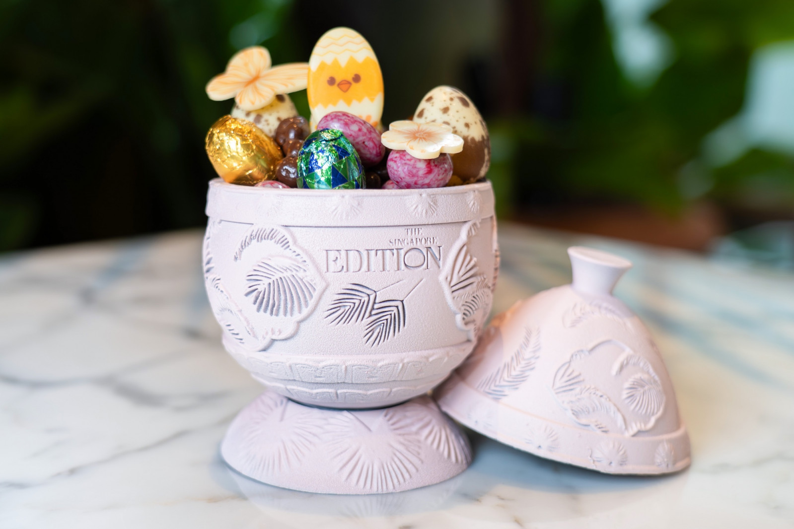 Petal pink Easter chocolate pot