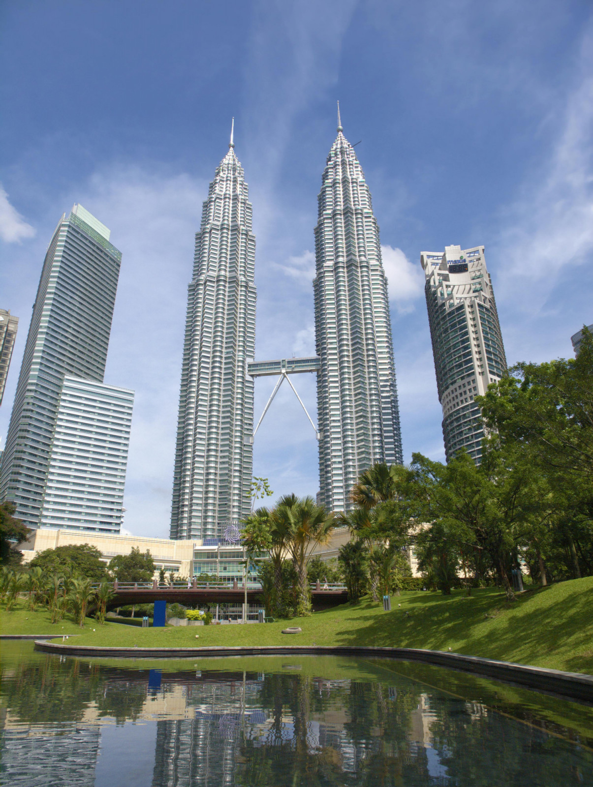 KLCC Park offers green pockets of calm within Kuala Lumpur’s urban skyline (Photo: Pexels)