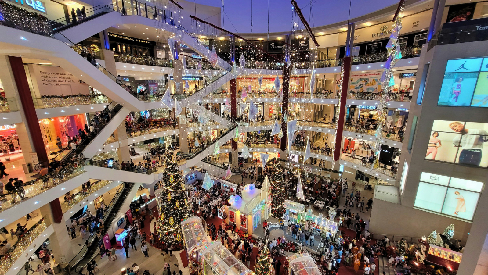 Shopping destinations like Pavilion Mall blend international brands with curated boutiques, offering a wholesome retail experience (Photo: Unsplash)